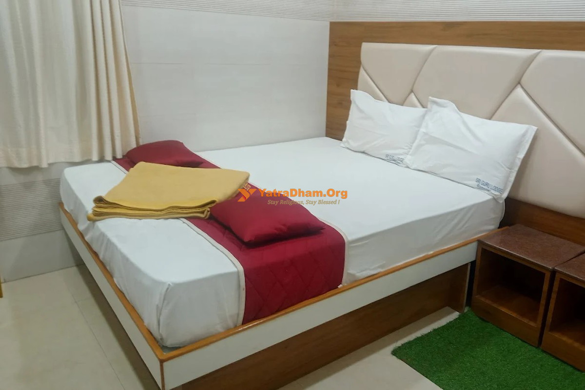 Sri Hotel Ghuru Grand Rameshwaram Room