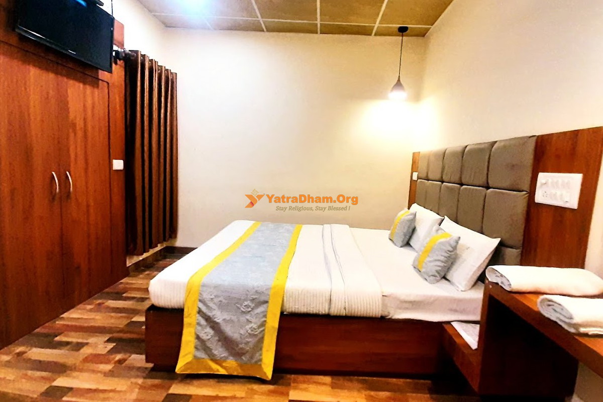 Hotel Laxmi Prayagraj 2 Bed Room