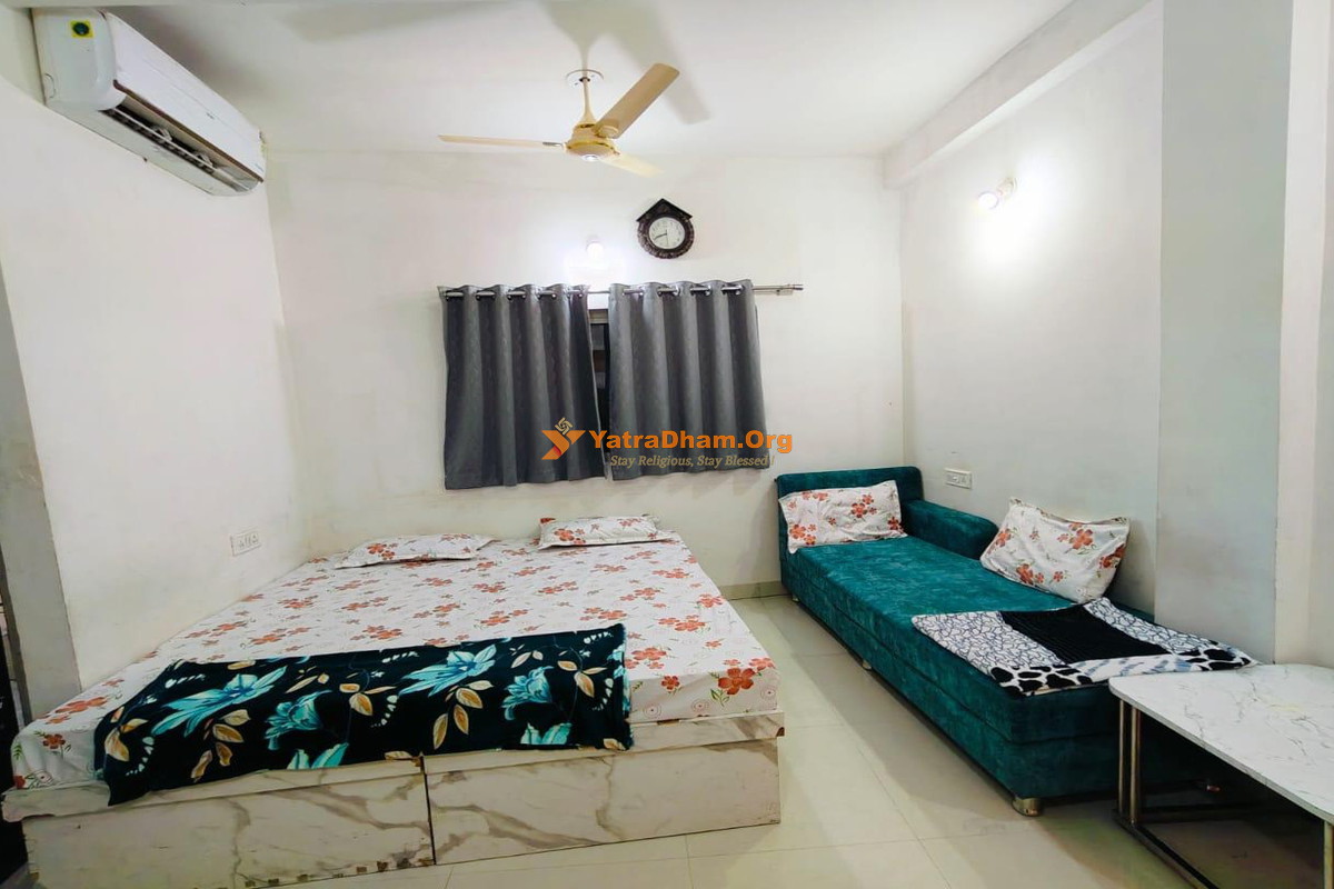 Hotel Shree Siddhivinayak Ujjain 3 Bed Room View
