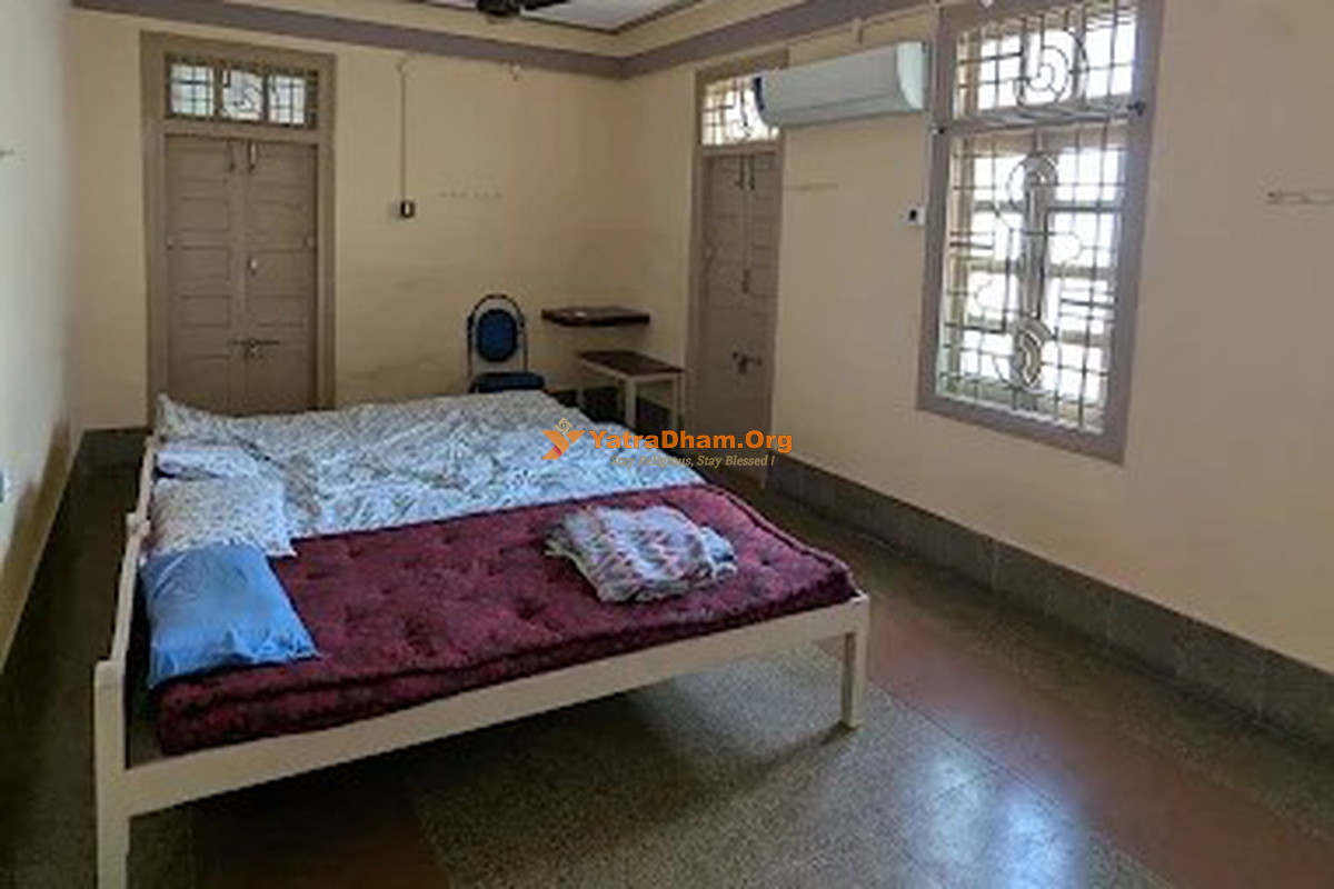 Shree Bansilal Ambalal Jain Yatrik Bhavan Khambhat Room