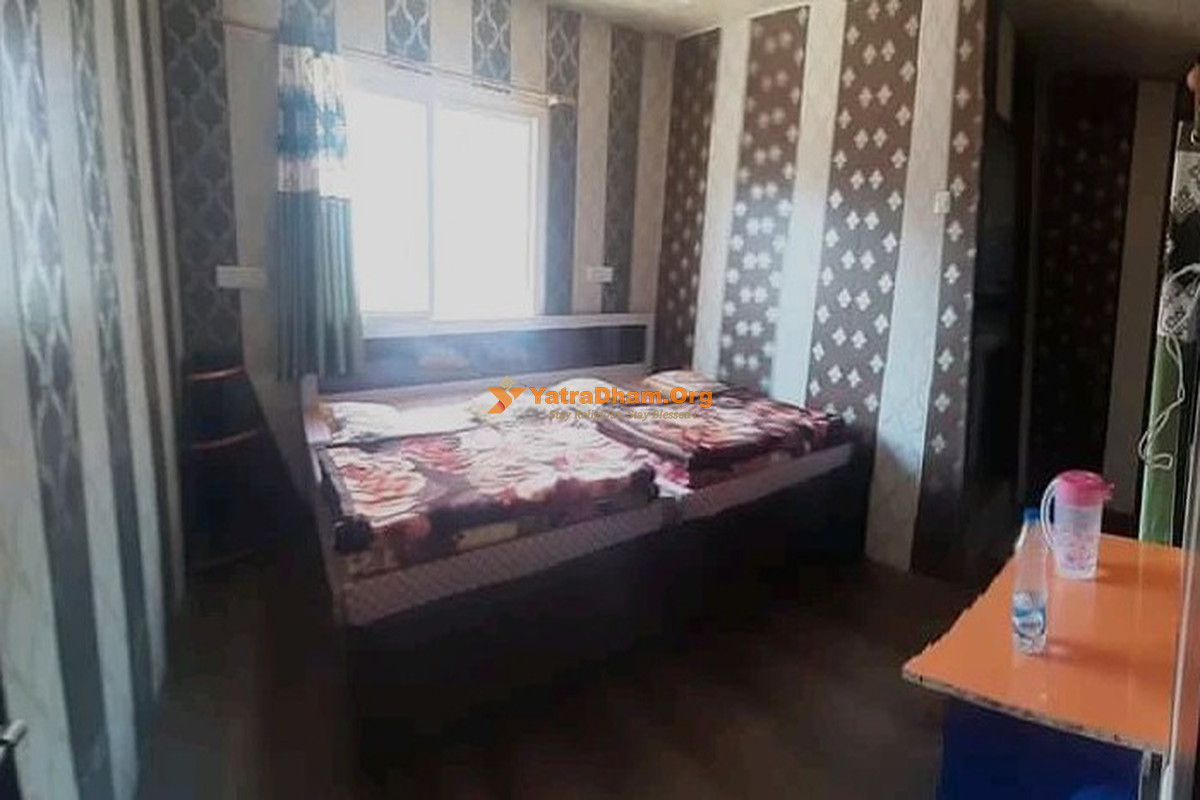 Hotel Narayan Dham - Sonprayag  3 Bed Room 