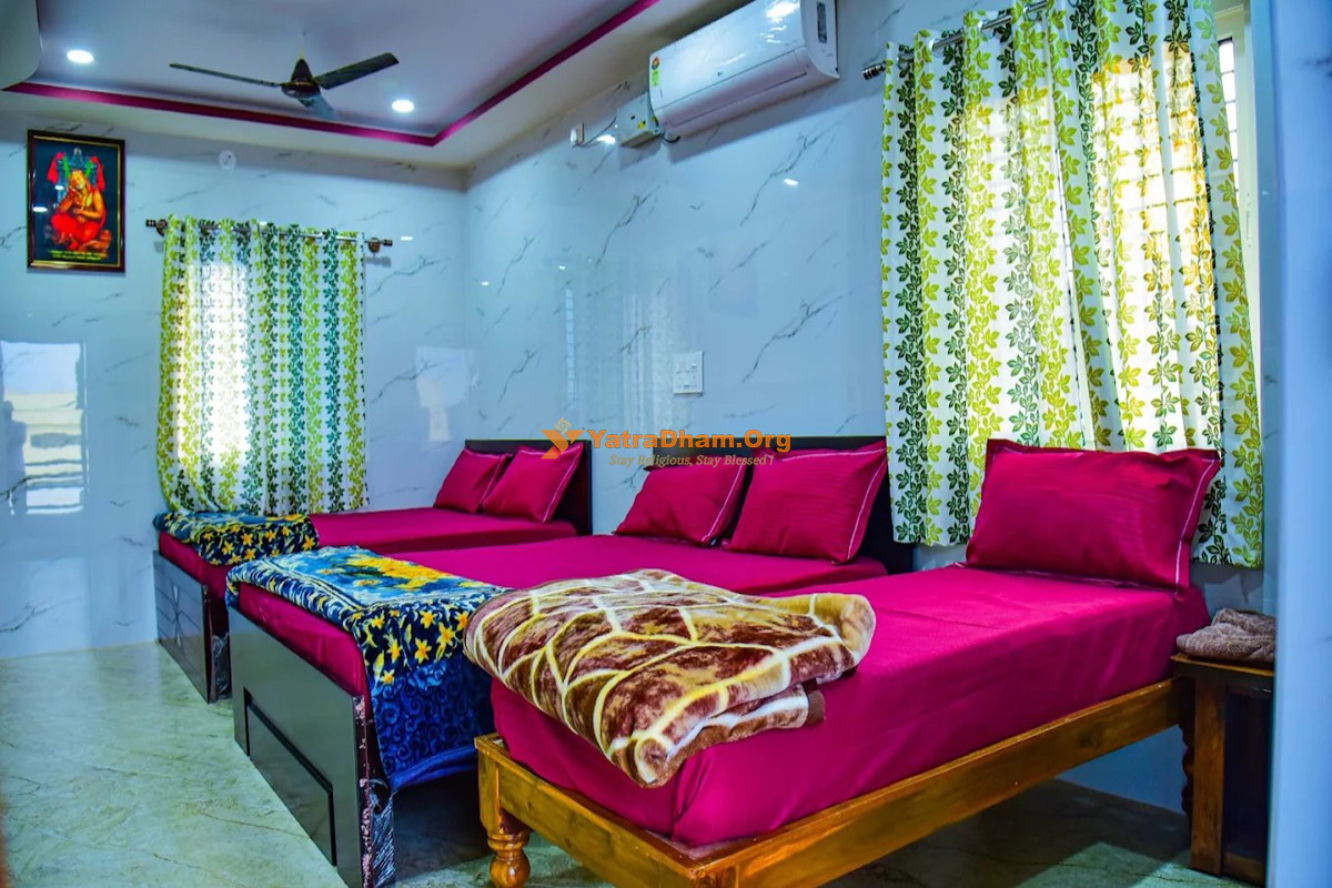 Rayara Karune Home Stay Mantralaya - Mantralayam 4 Bed Room View