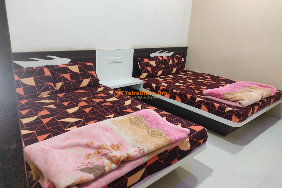 Hotel Kaweri Palace Omkareshwar 4 Bed Room View