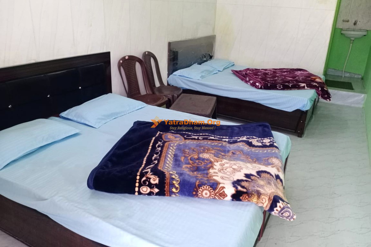 Hotel Bharat Palace Barkot 4 Bed Room