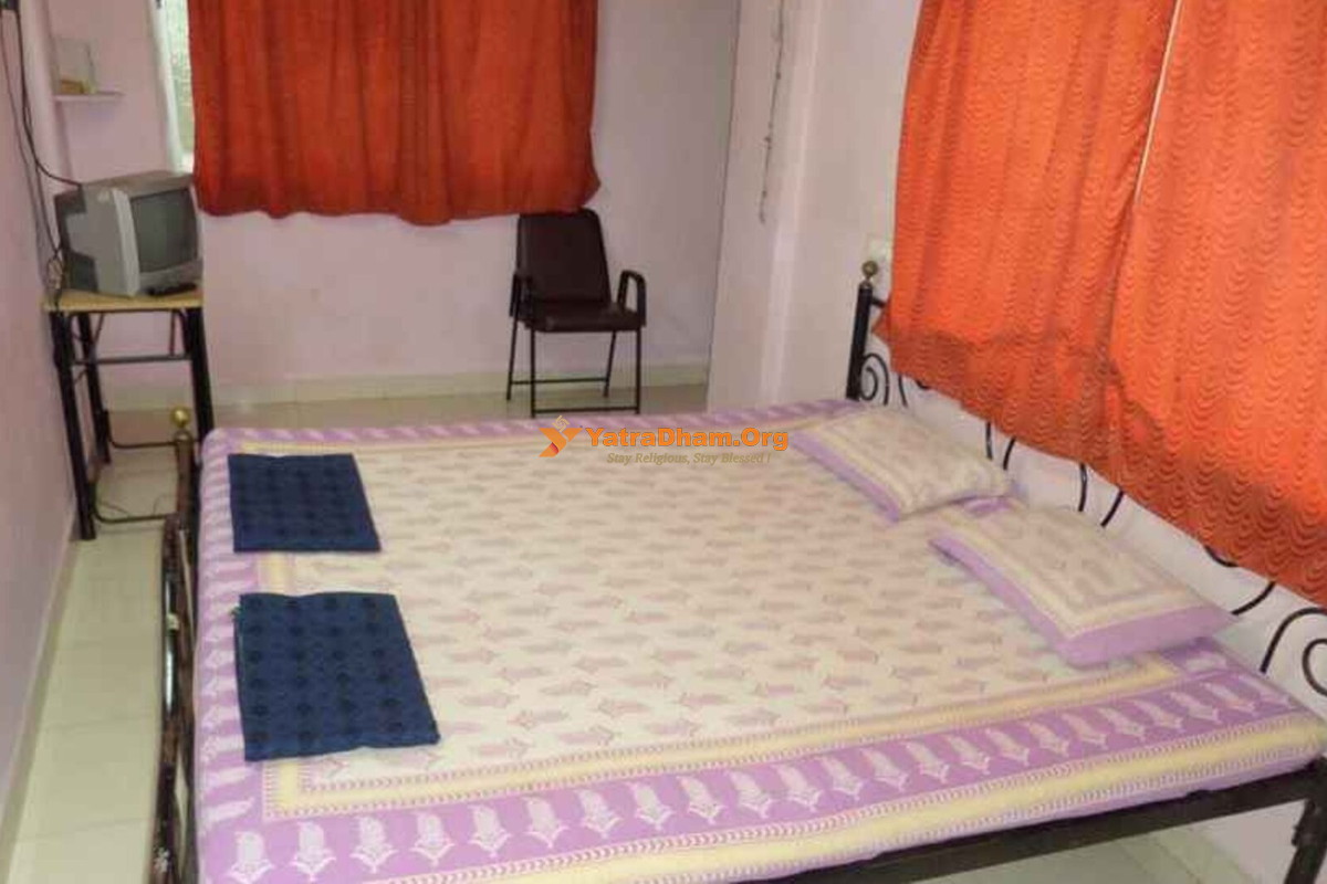 Varad Vinayak Lodge Ganpatipule 2 Bed Room
