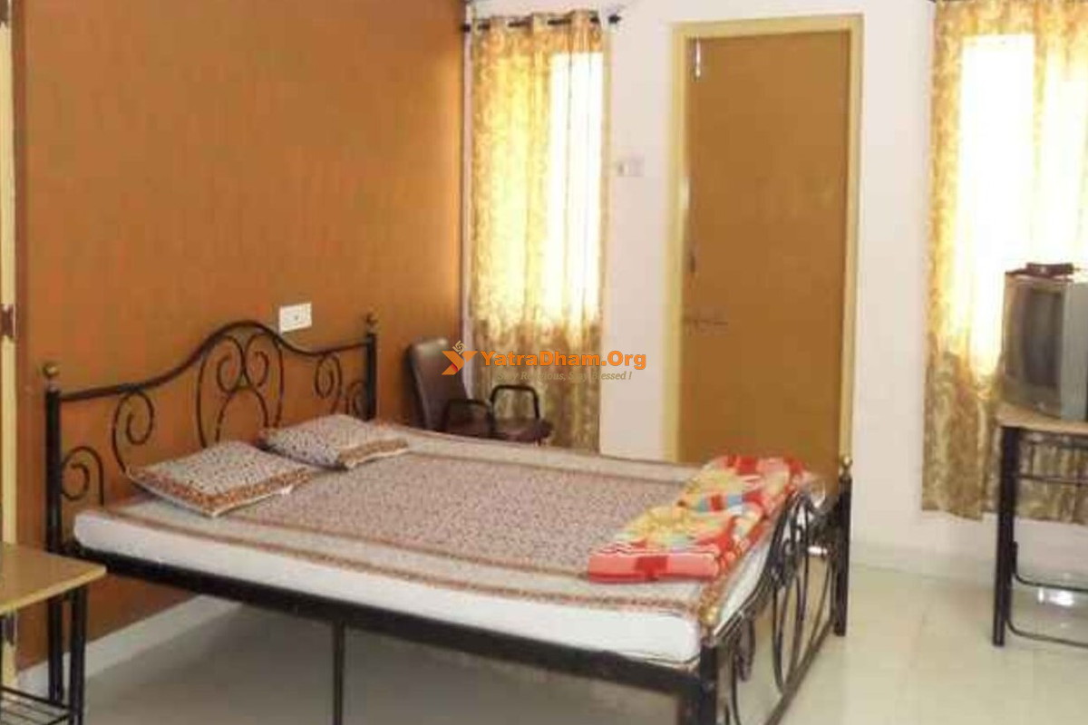Varad Vinayak Lodge Ganpatipule 2 Bed Room