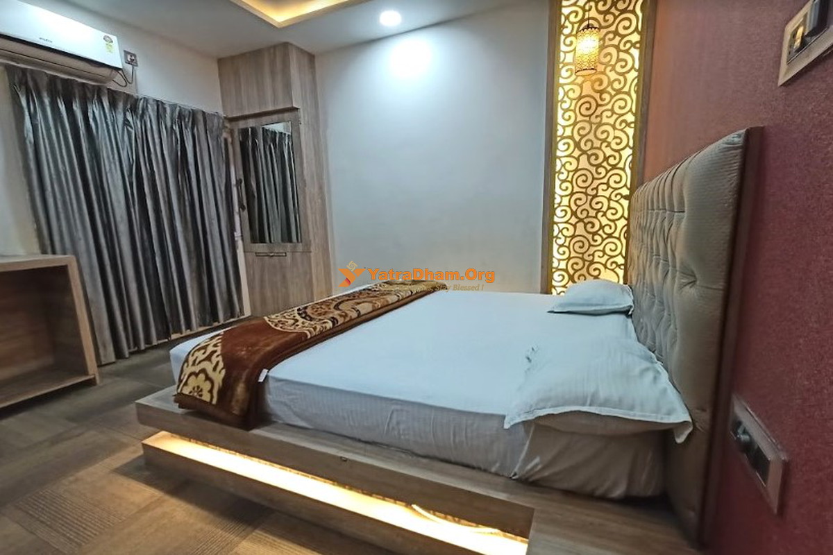 The Kashi Iconic Guest House Varanasi 2 Bed Room