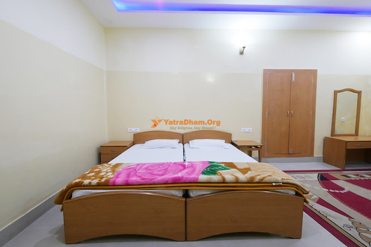 Seth Anandram Jaipuria Smriti Bhawan Vrindavan 2 Bed Room