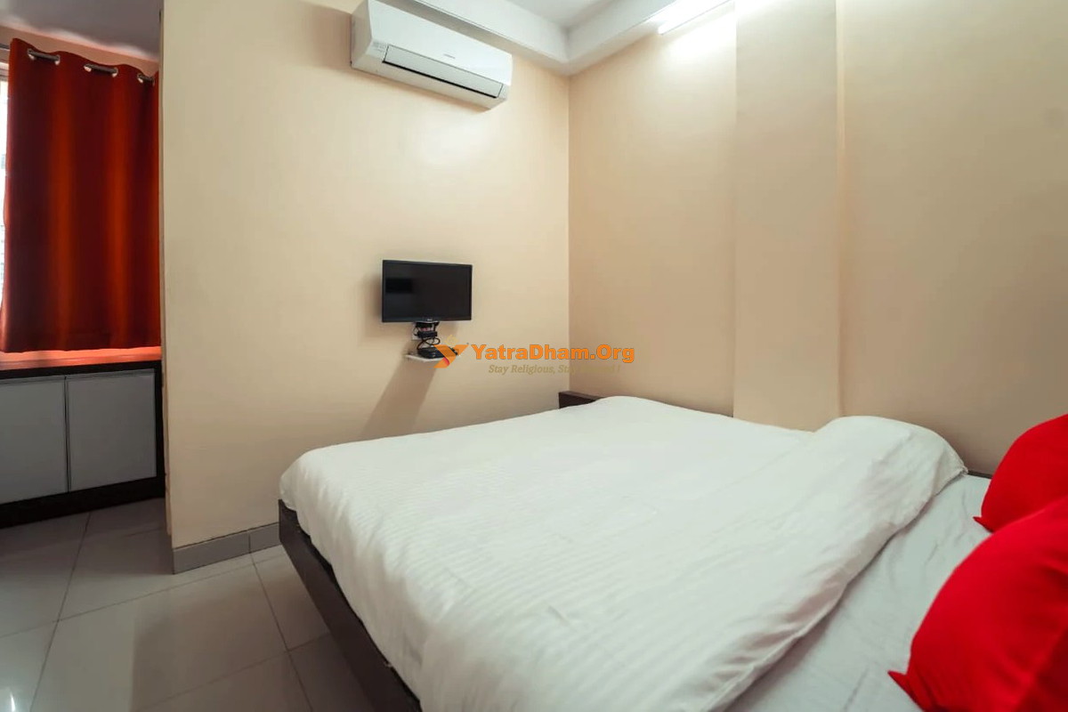 Hotel Aashish Deluxe Lodging Kolhapur 2 Bed Deluxe Room