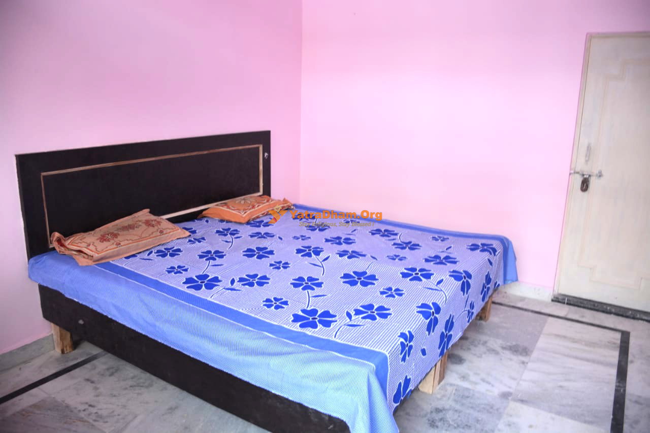 Krishna Vatika Ashram Vrindavan Room