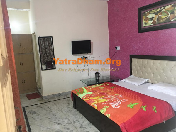 Alaknanda Hotel Srinagar 2 Bed Room