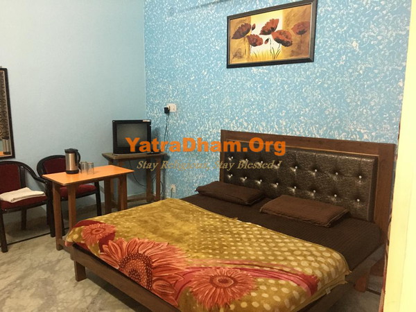 Alaknanda Hotel Srinagar 2 Bed Room