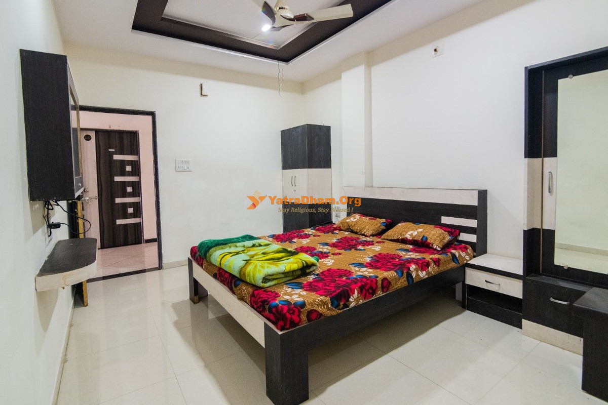 Shreeji Sadan Dilen Motel Dakor 2 Bed Room