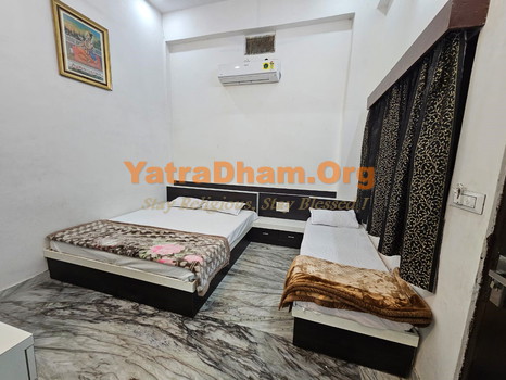 Shri Modh Vanik Bhavan Nathdwara Room
