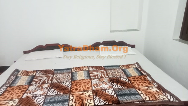 Amarkantak Barfani Dharamshala Room