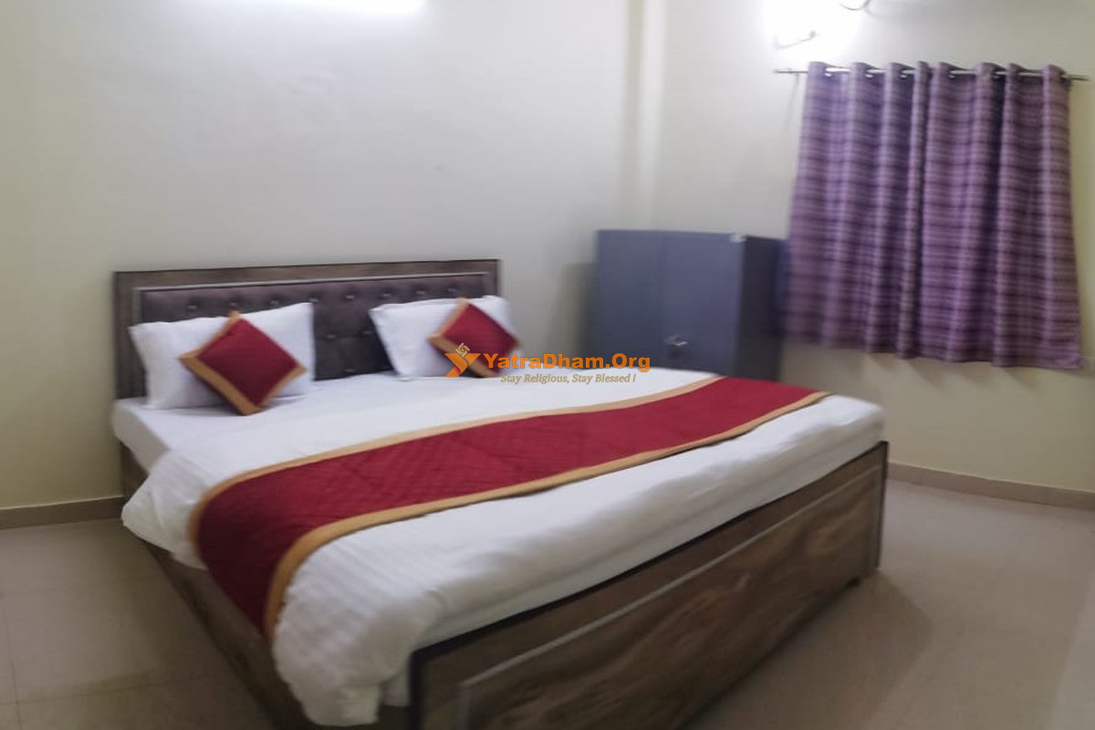 R K Guest House Varanasi 2 Bed Room