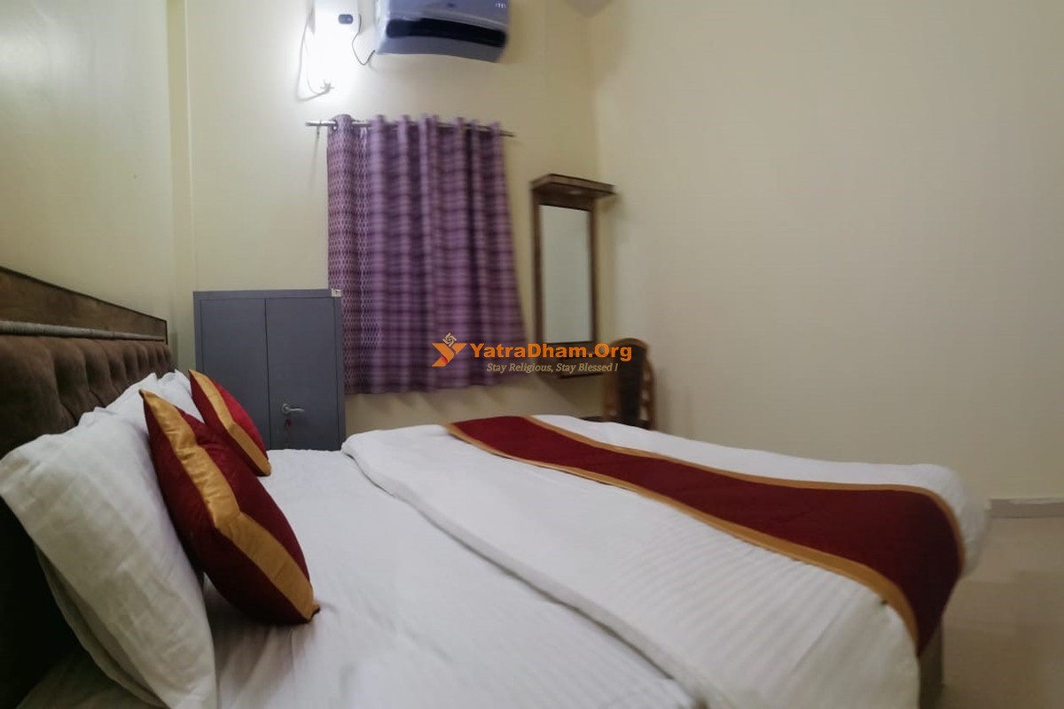R K Guest House Varanasi 2 Bed Room