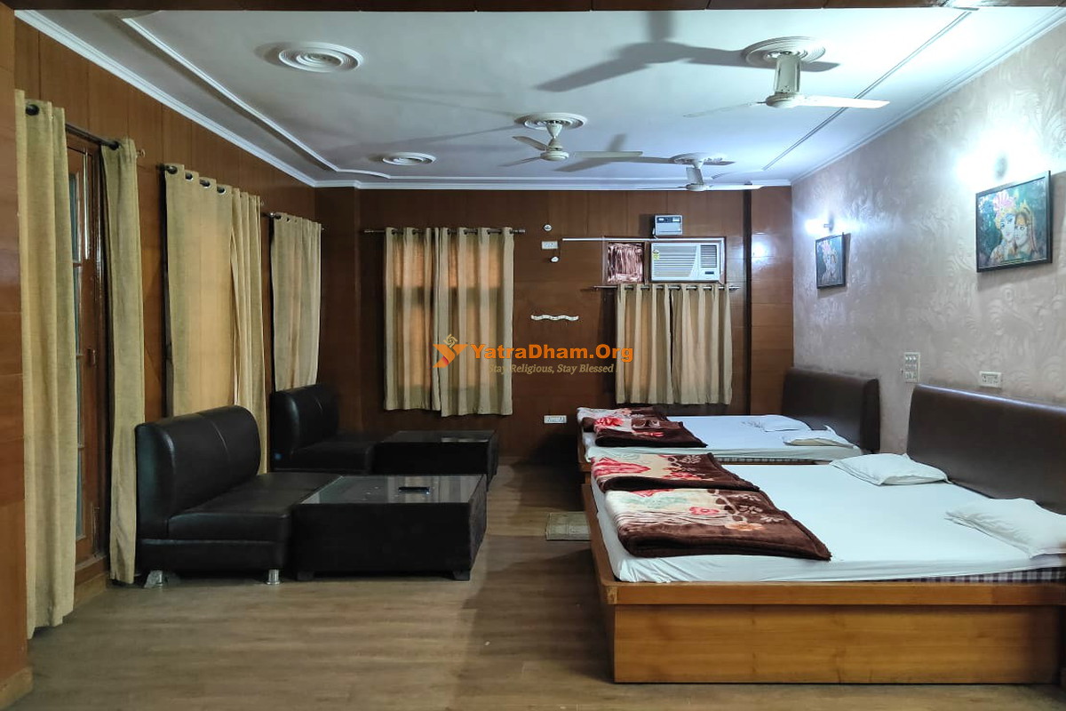 Shree Krushna Ashram Vrindavan Room