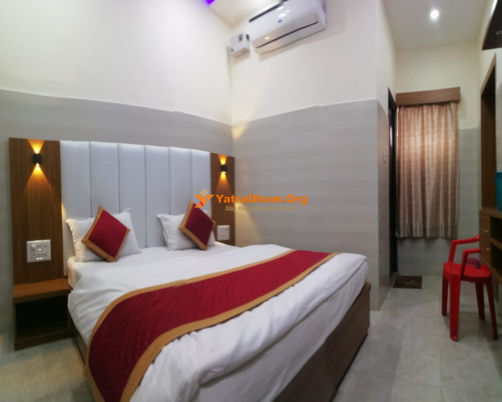 Annapurna Telwala Dharamshala Varanasi 2 Bed Deluxe AC Room