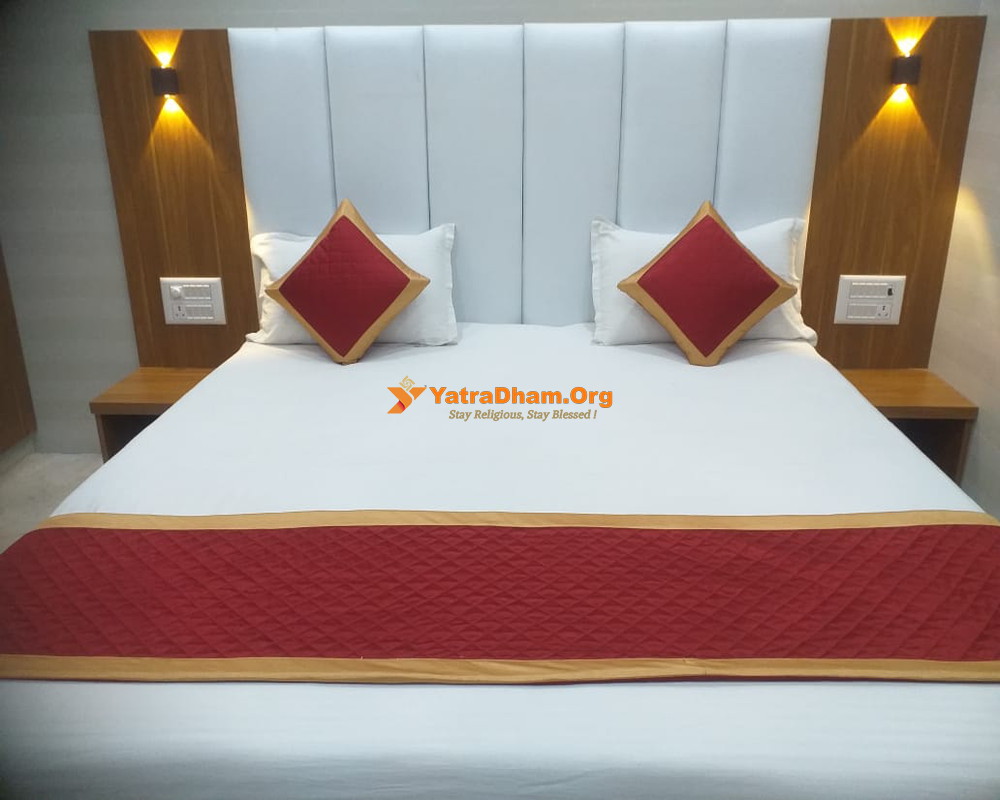 Annapurna Telwala Dharamshala Varanasi 2 Bed Deluxe AC Room
