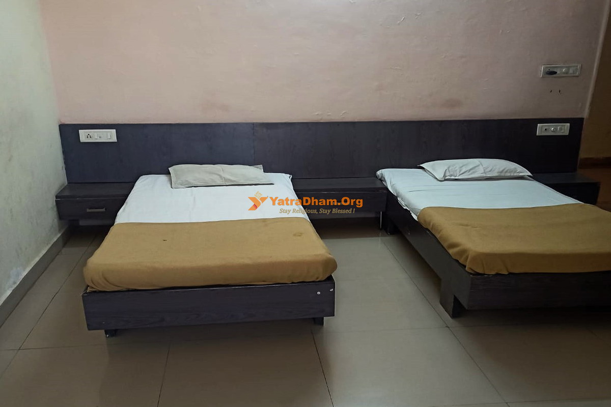 Hotel Anand Inn Veraval 2 Bed Room View