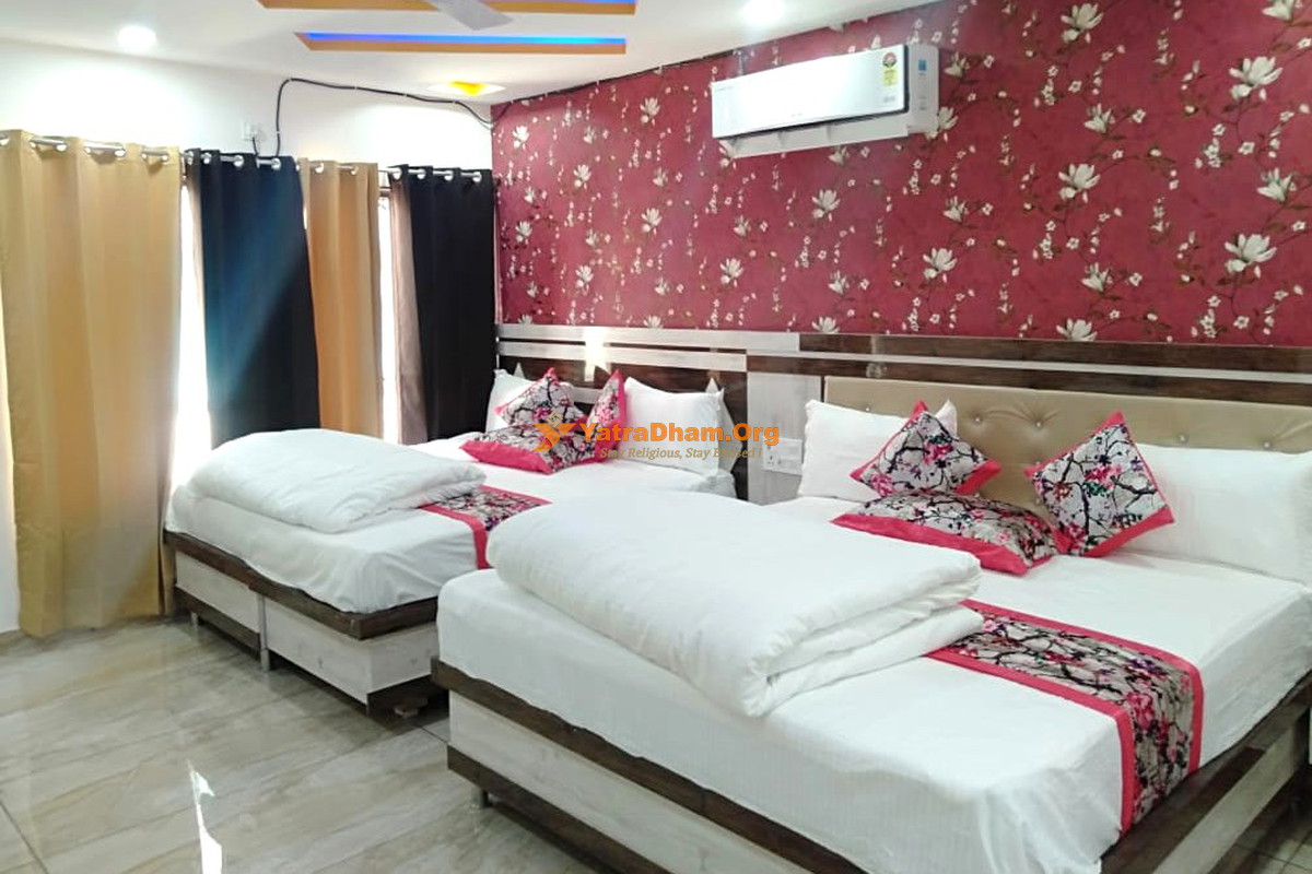 Hotel Robin Naina Devi 4 Bed Room View