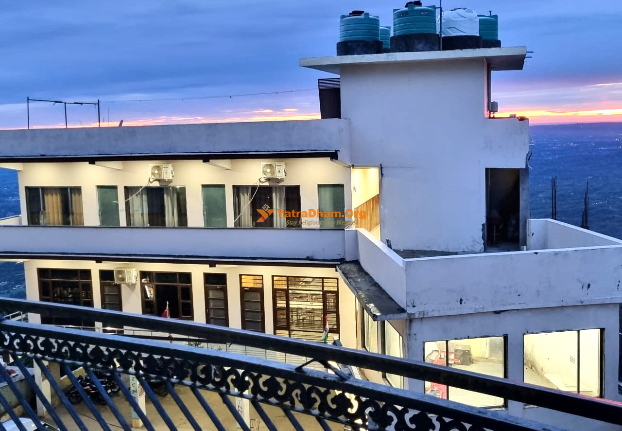 Naina Devi Robin Hotel & Restaurant Building