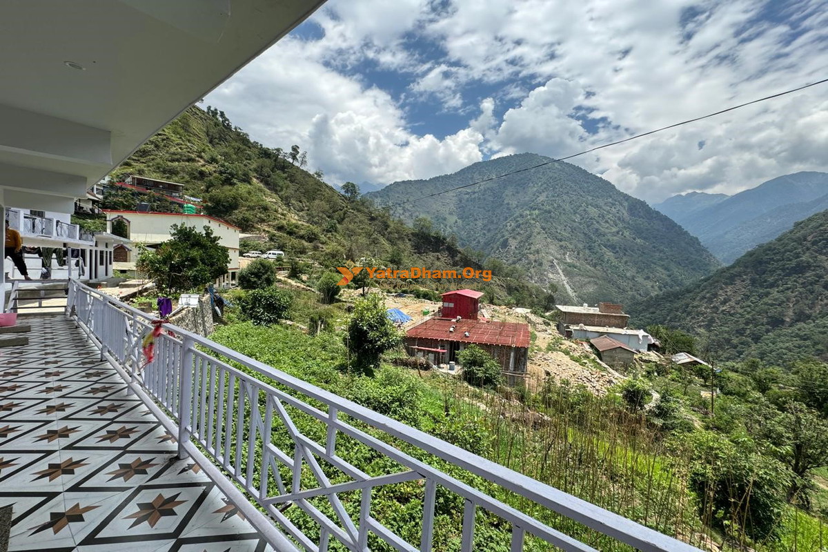 Abhishek Hotel Sonprayag Balcony 