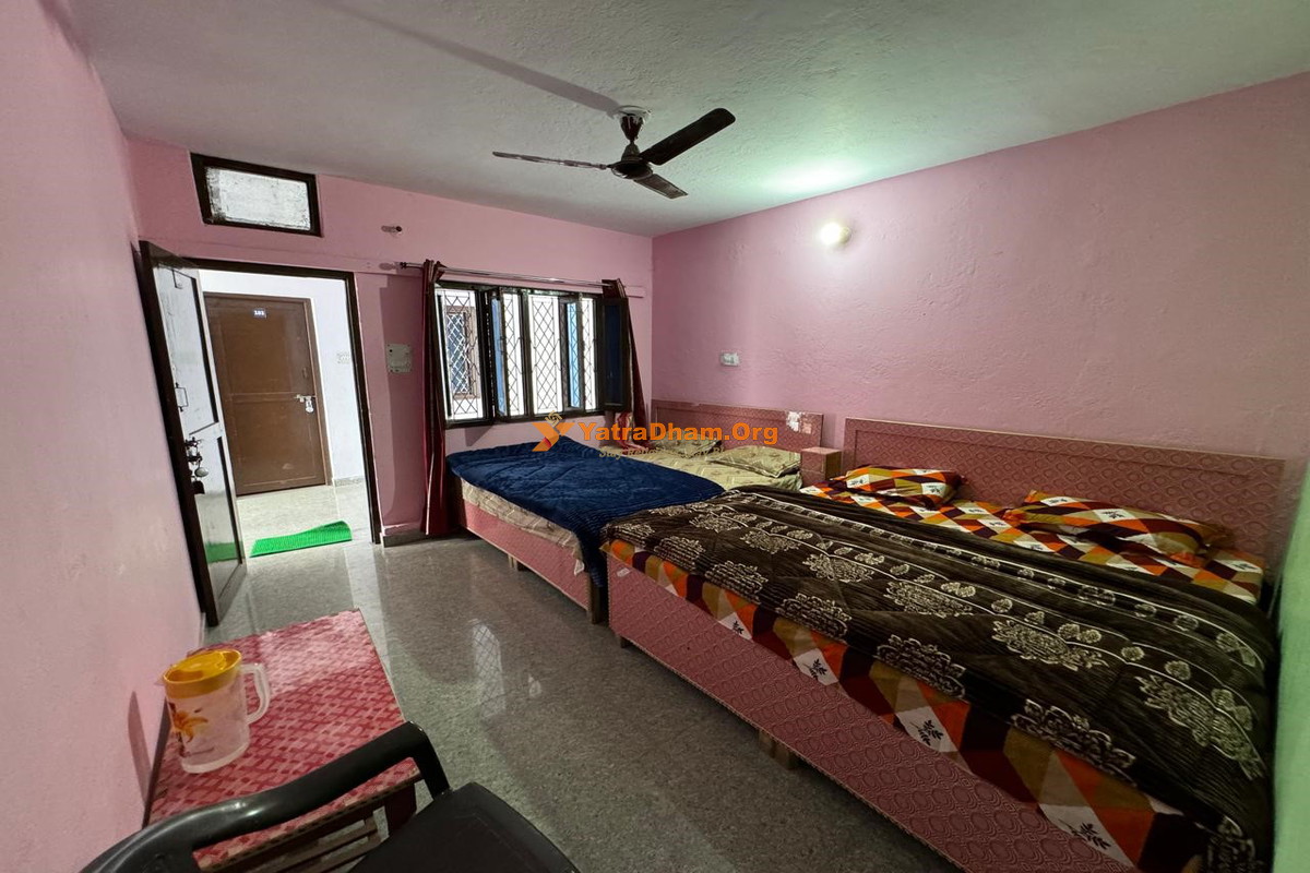 Abhishek Hotel Sonprayag 4 Bed Room 