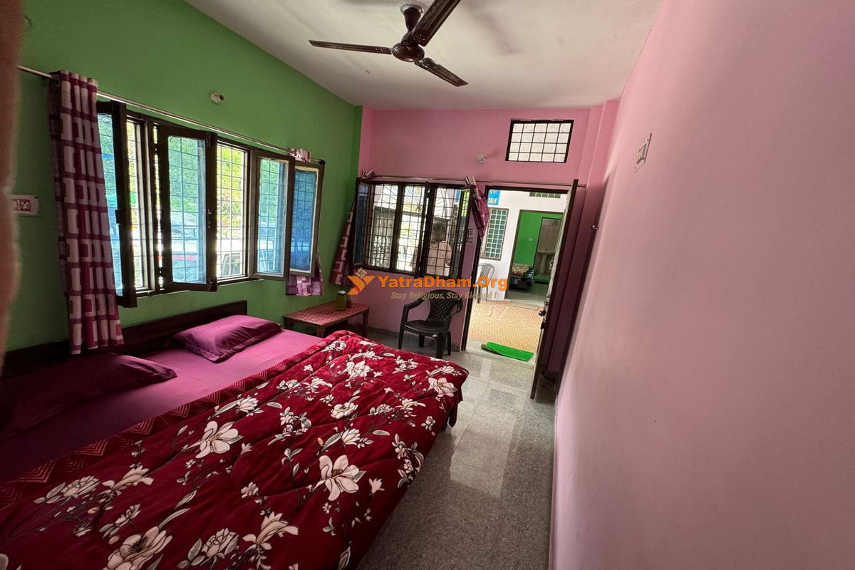 Abhishek Hotel Sonprayag 2 Bed Room View
