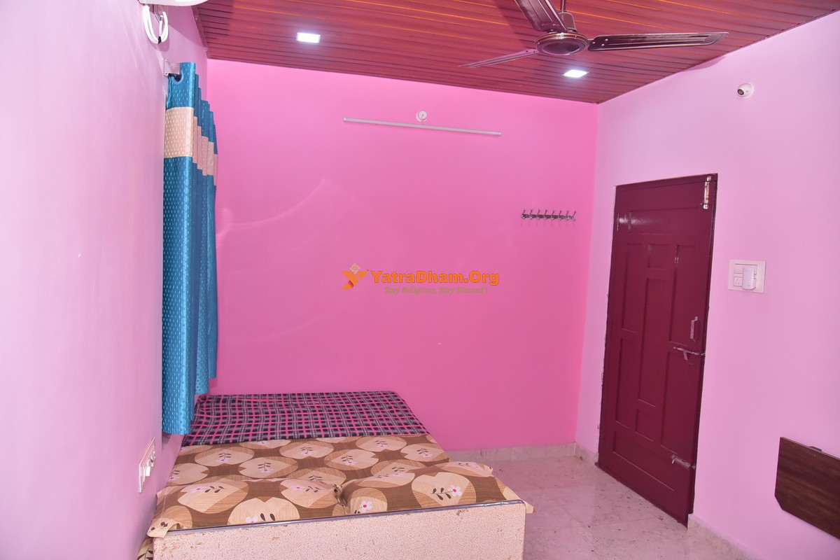 Sripada Kuteer Home Stay Pithapuram 2 Bed Room