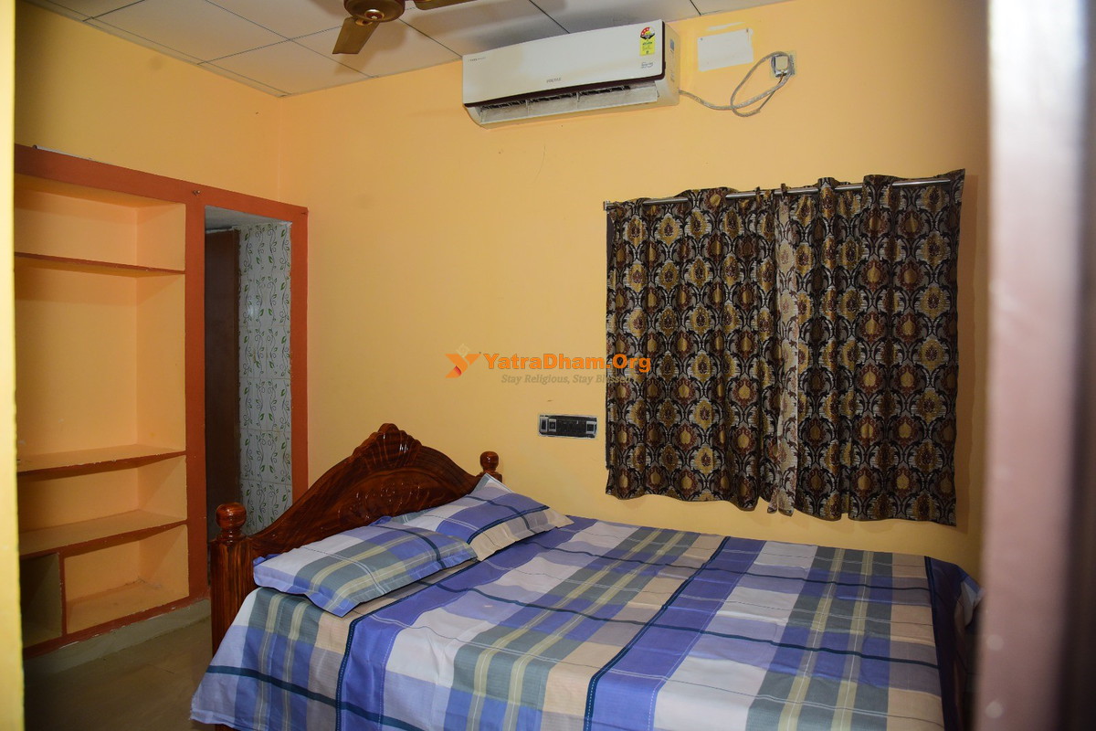 Sripada Kuteer Home Stay Pithapuram 2 Bed Room