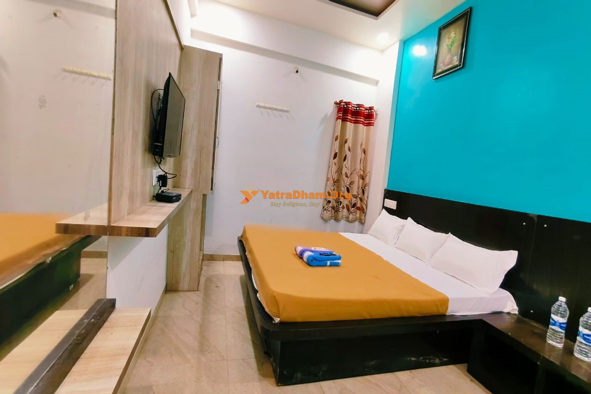 Bhavani Chatra Yatri NIwas Tuljapur 2 Bed Room 