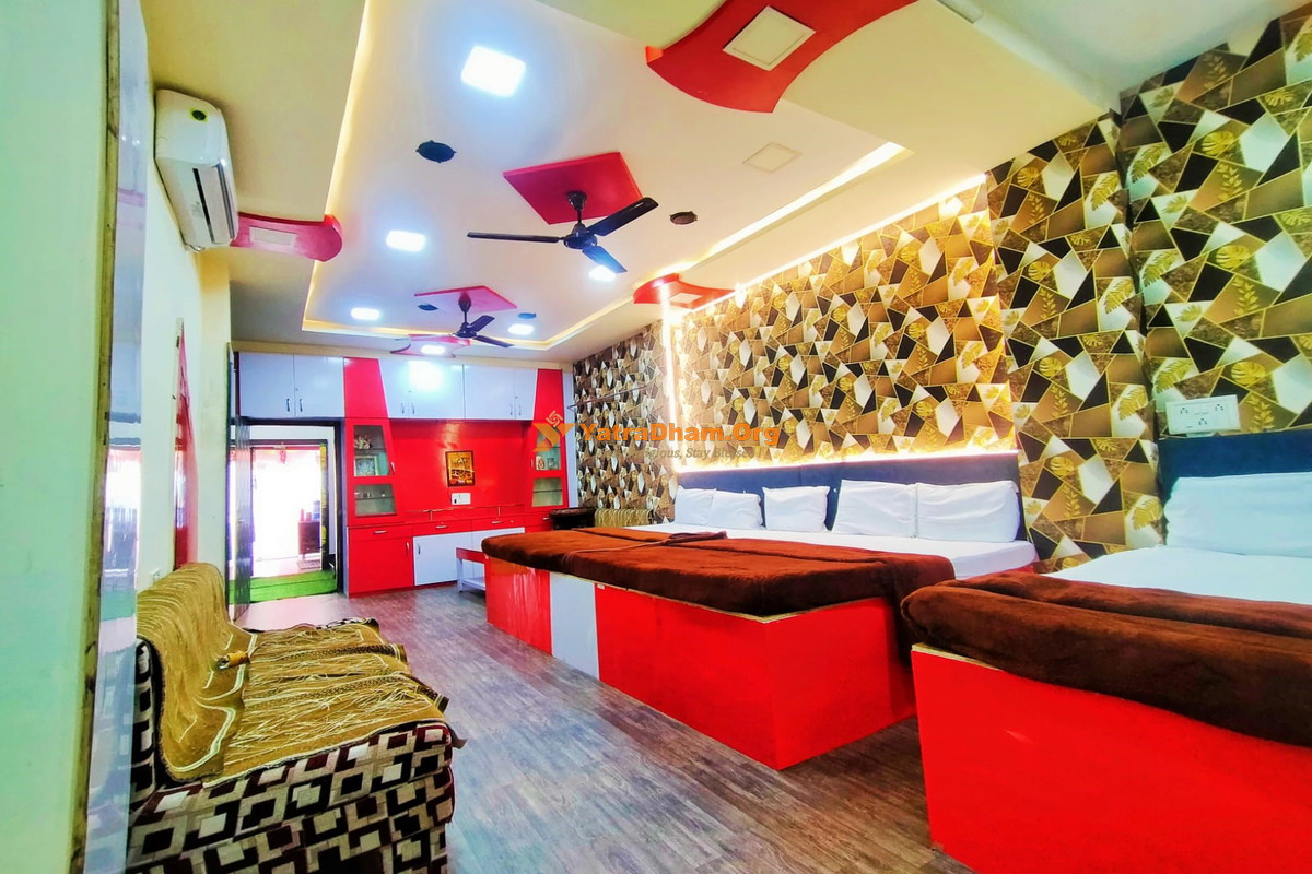 Hotel Junagadh Palace Ujjain Room 4 Bed Room View