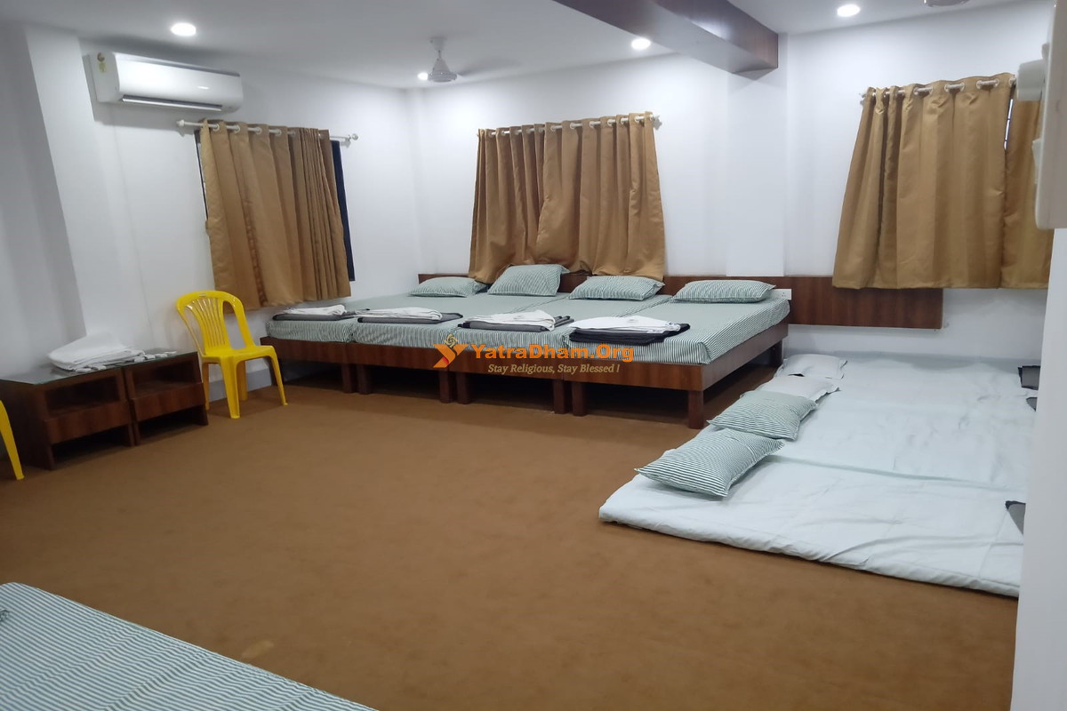 Choice Guest House Pune Room