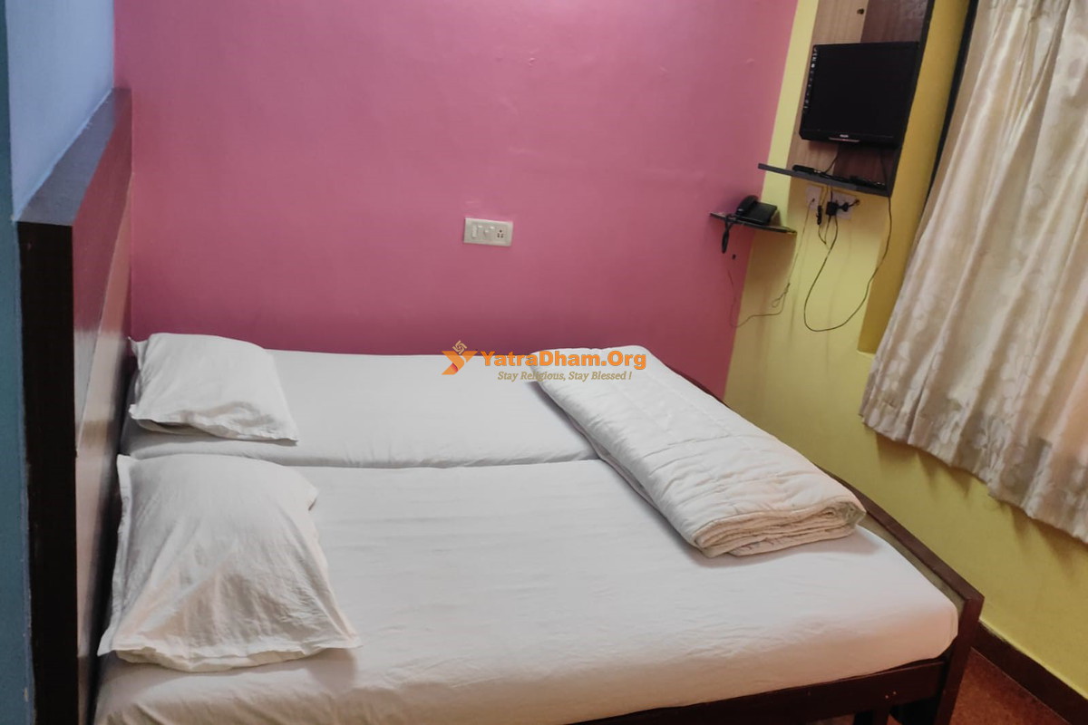 Sri Murugan Guest House Mahabalipuram 2 Bed Room