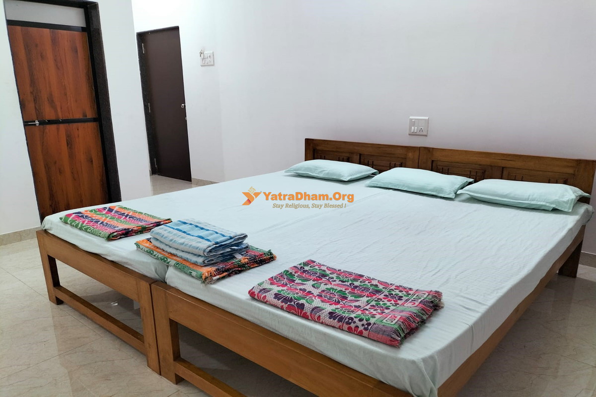 Bapat Niwas Homestay Ganpatipule 2 Bed Room