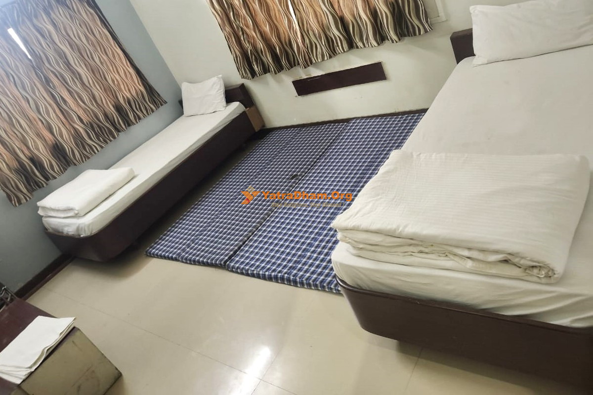 Hotel Shree Guru Nanak Lodge Parli Vaijnath 2 Bed Room
