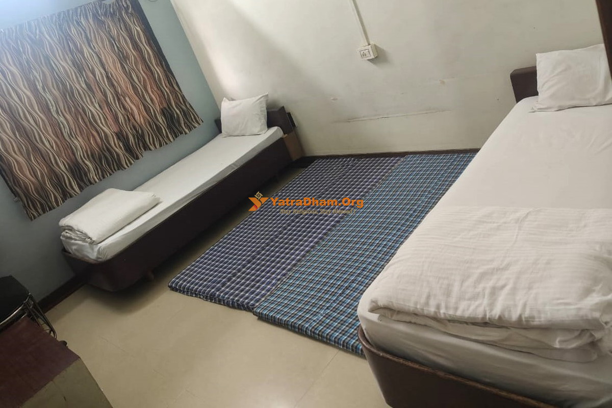Hotel Shree Guru Nanak Lodge Parli Vaijnath 2 Bed Room