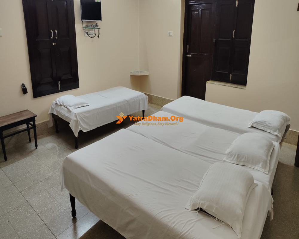 Beriwala Smruti Atithi Bhavan Ramapura 2 Bed AC Room