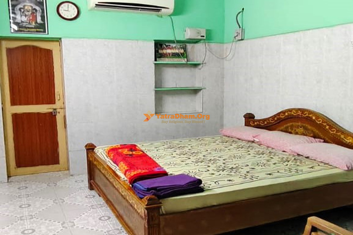 Ahobilam Srimad Ahobila Aryavysya Nitya Annasatram Room