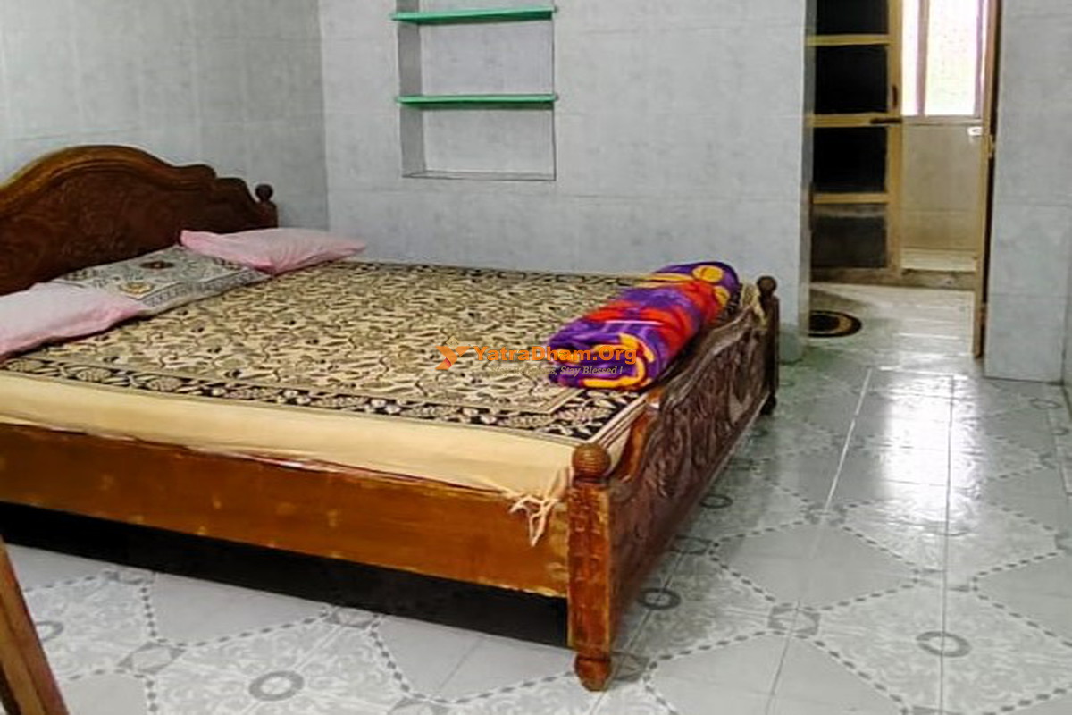 Ahobilam Srimad Ahobila Aryavysya Nitya Annasatram Room