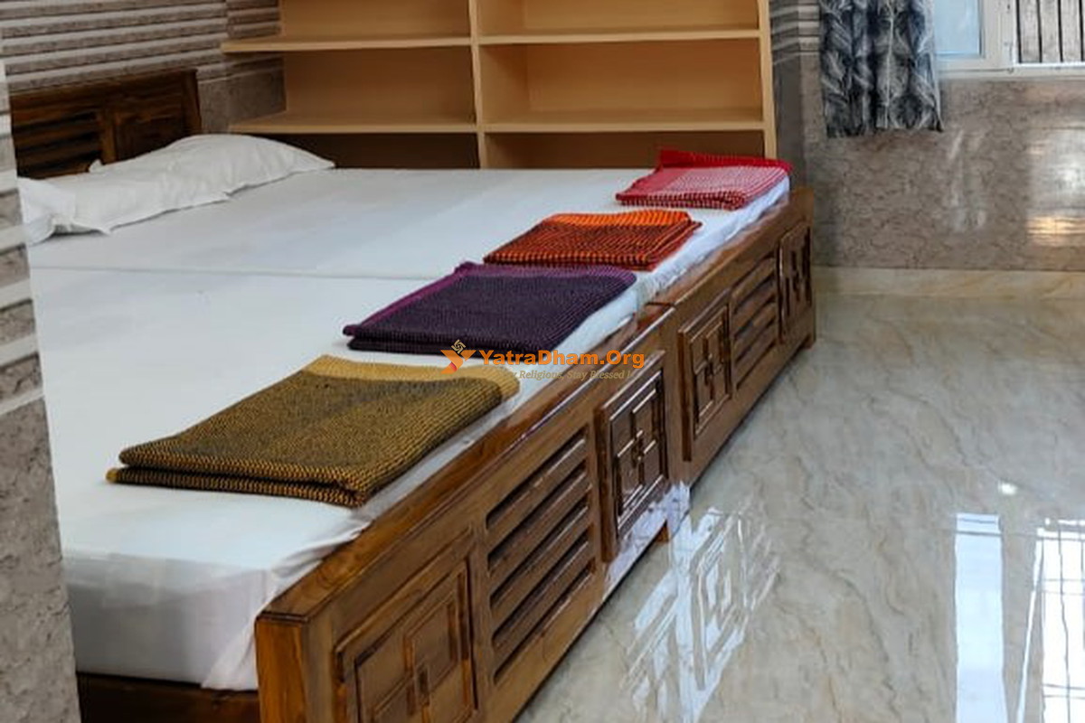 Ahobilam Srimad Ahobila Aryavysya Nitya Annasatram Room