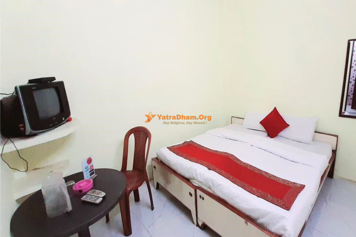 Hotel Laxmi Prayagraj 2 Bed Room