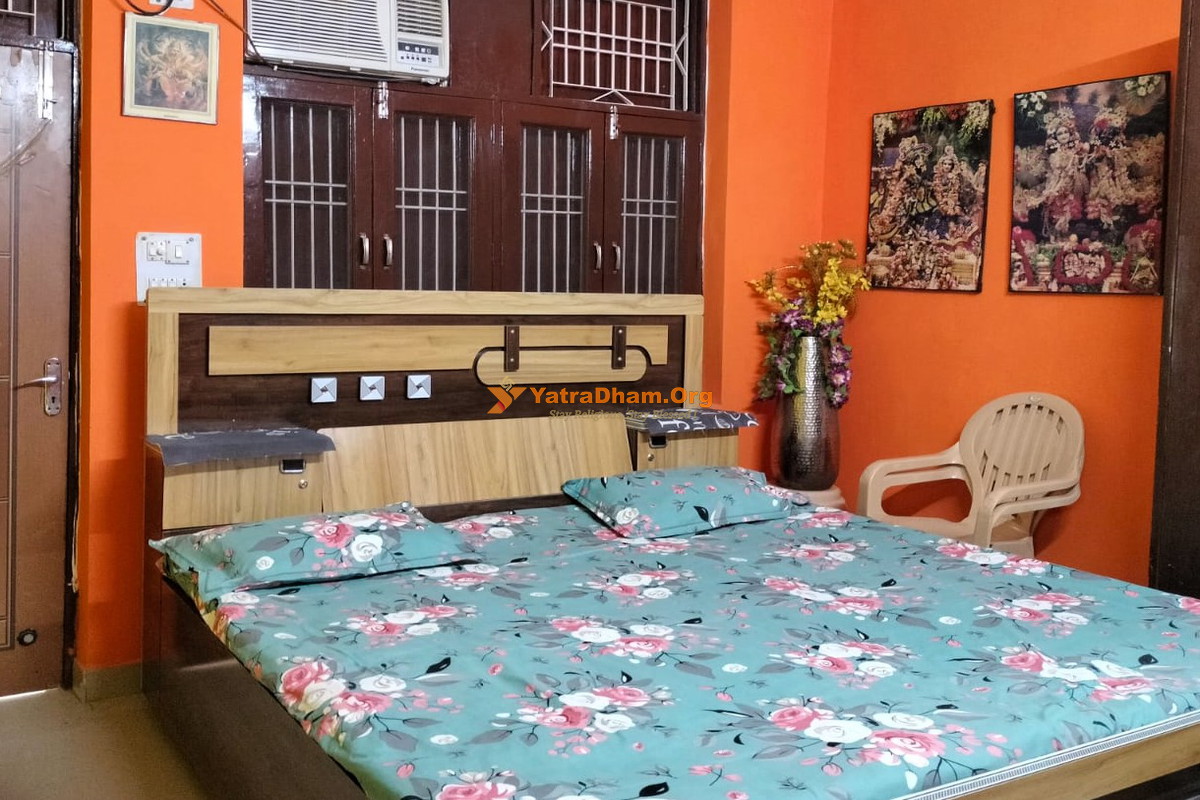 Radhika Raman Bhawan Vrindavan 2 Bed Room