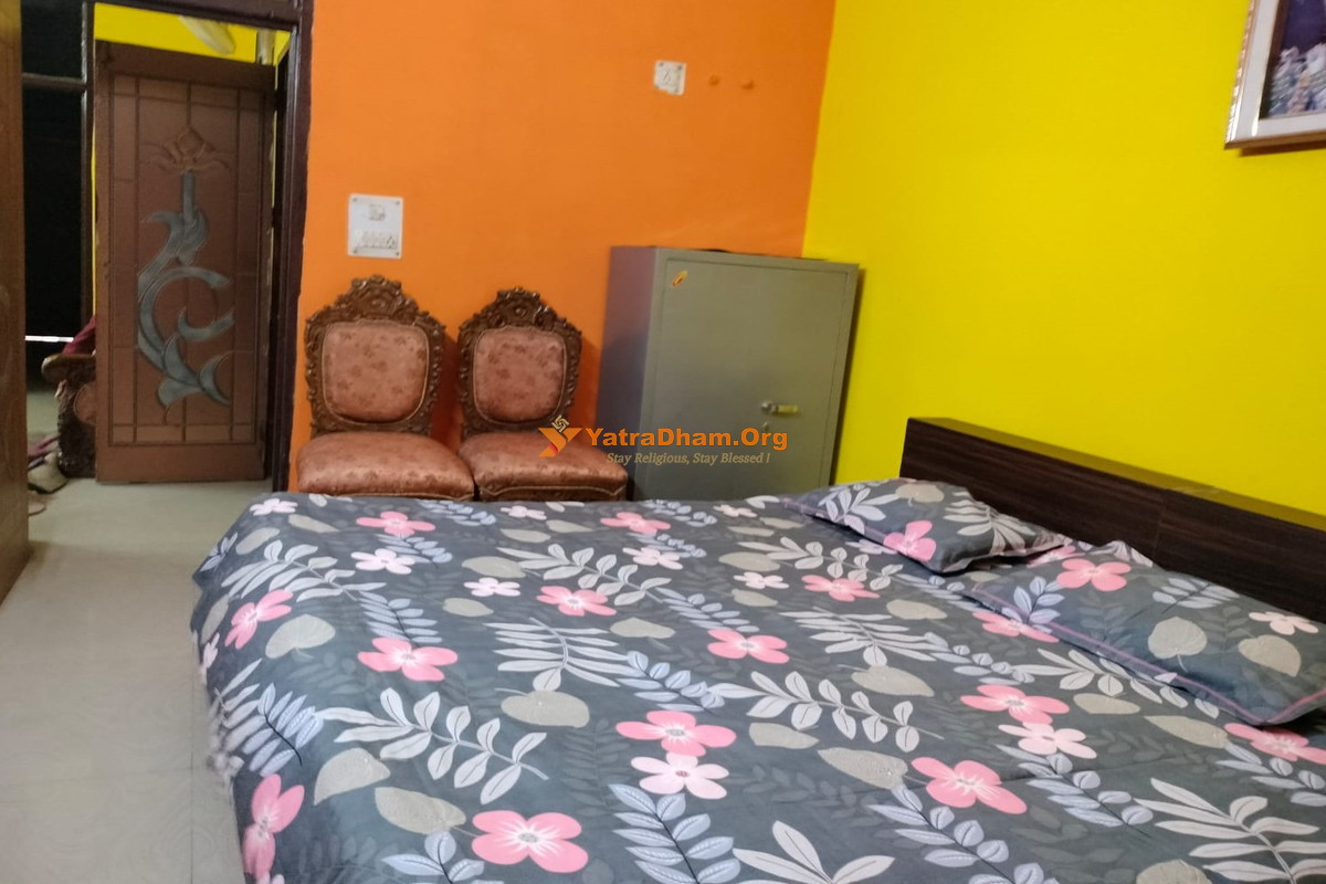 Radhika Raman Bhawan Vrindavan 2 Bed Room