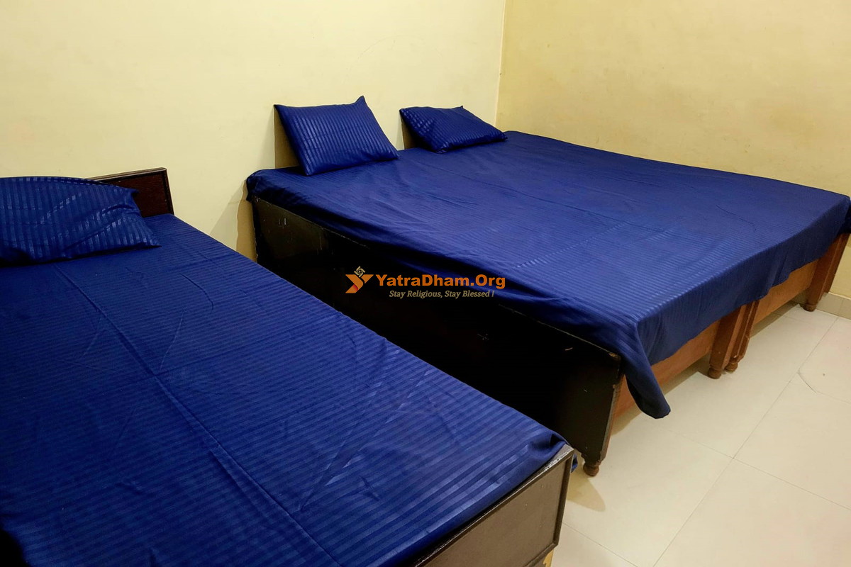 Vyas Ji Atithi Bhavan Barsana 3 Bed Room