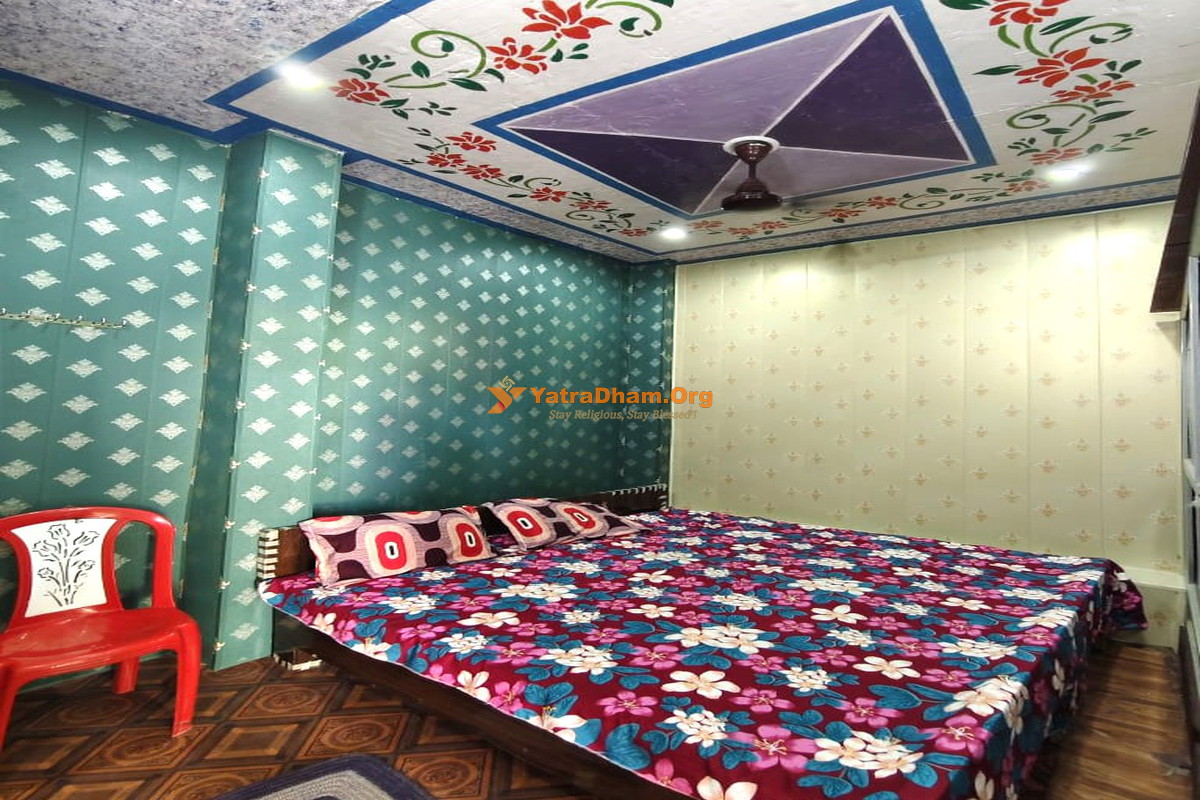 Maa Yatri Niwas Homestay Ayodhya 2 Bed Room