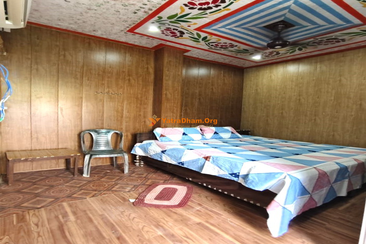 Maa Yatri Niwas Homestay Ayodhya 2 Bed Room