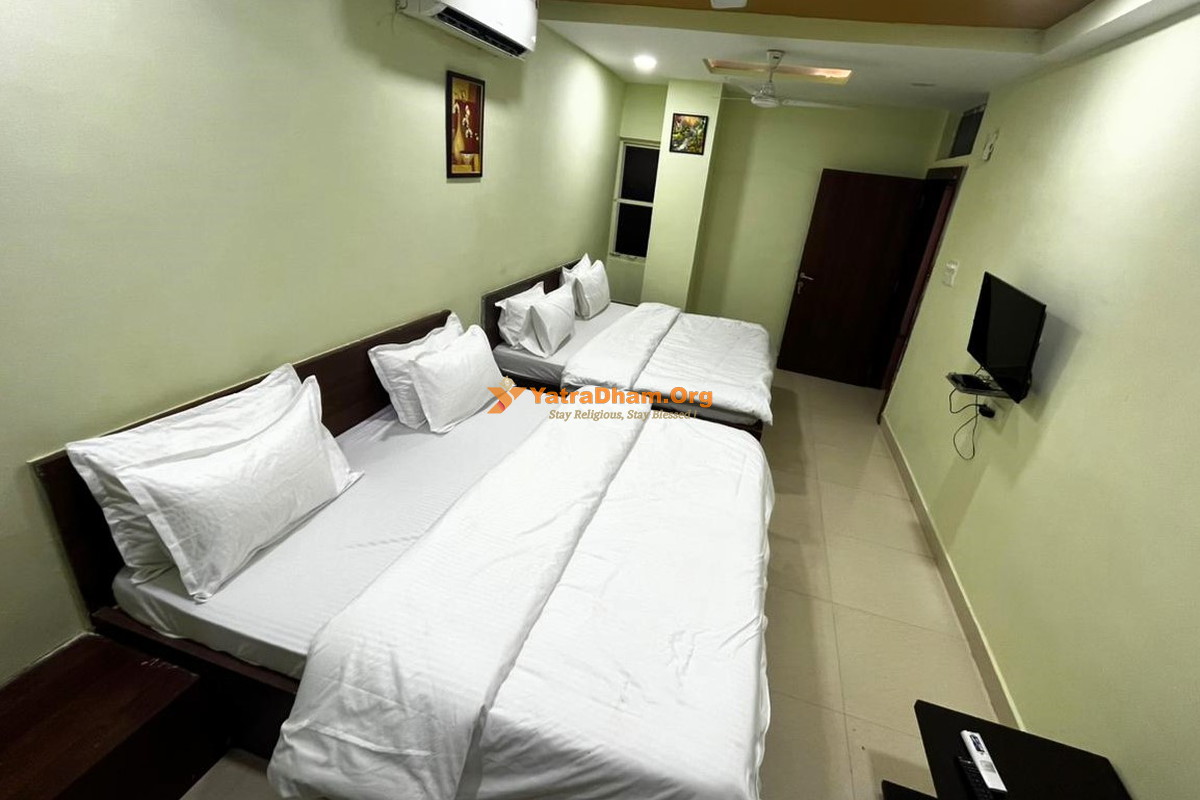 Hotel Ashutosh Mandsaur 4 Bed Room